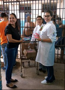 Kits de saúde bucal foram distribuídos.